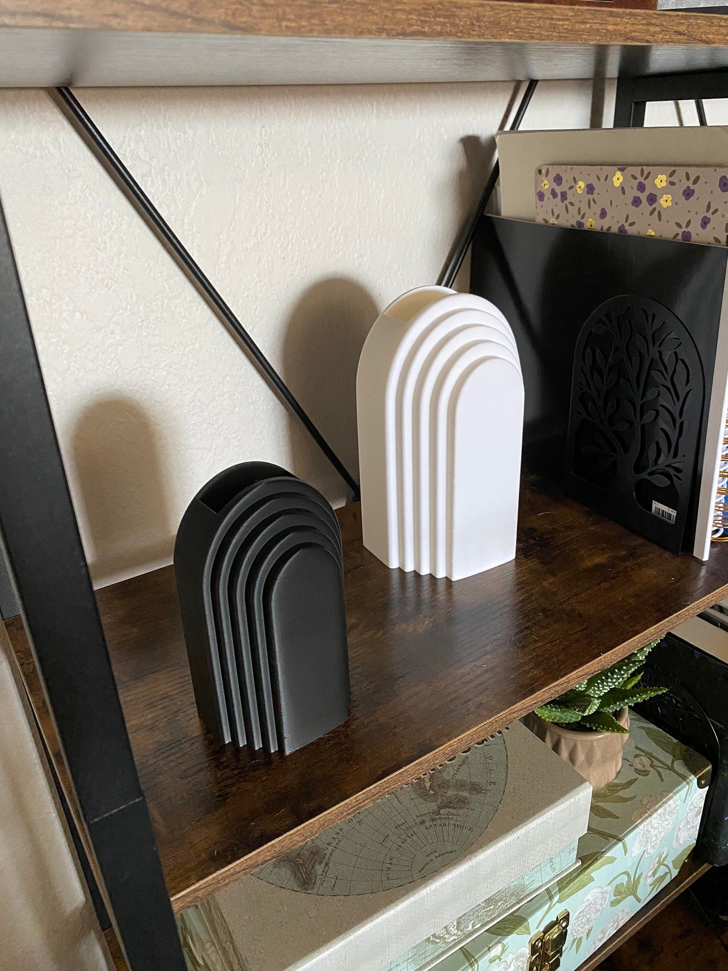 Minimalist Modern Vase Set STL File for 3D Printing